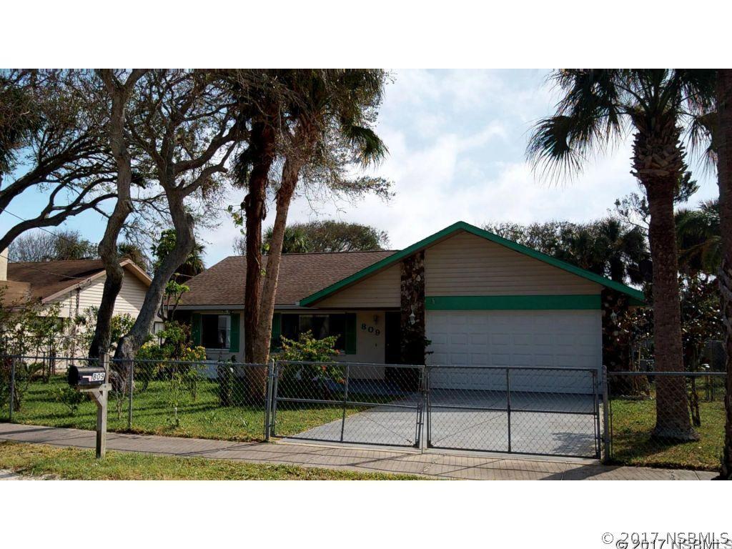809 Maple St., New Smyrna Beach, FL 32169