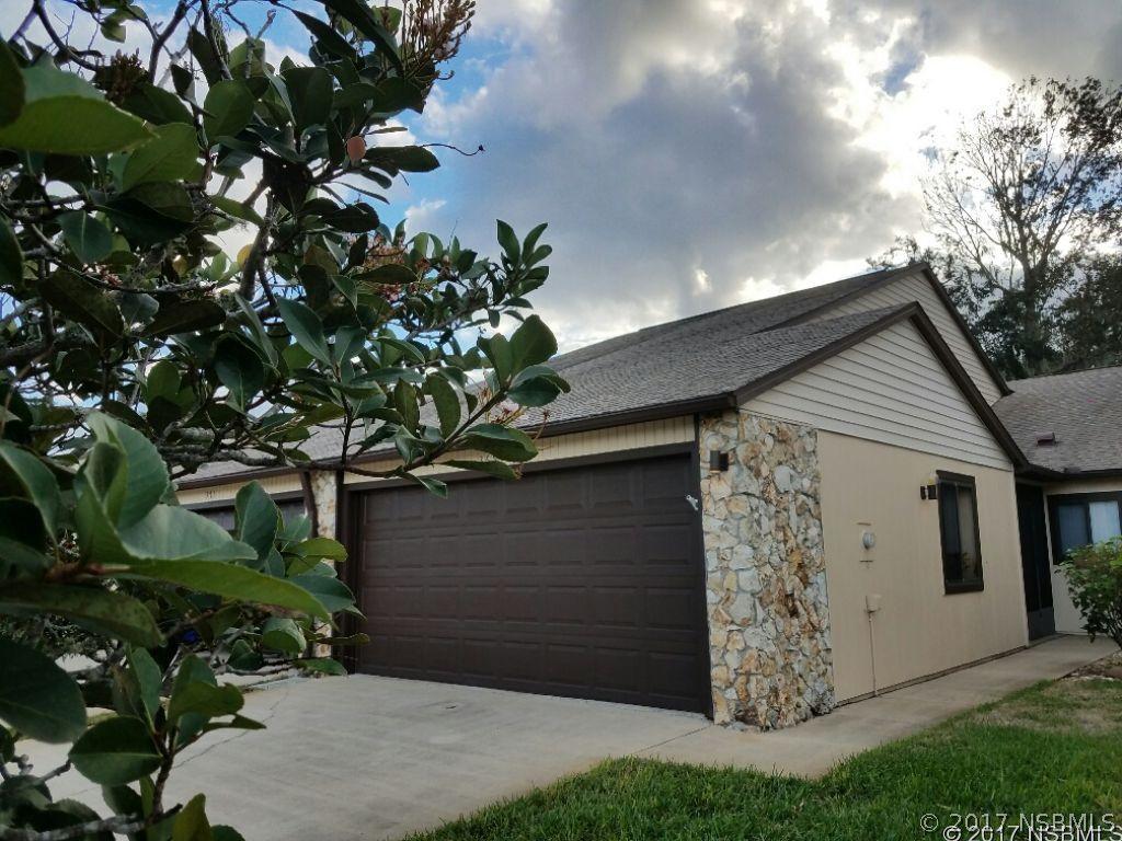 369 Castlewood Ln., New Smyrna Beach, FL 32168