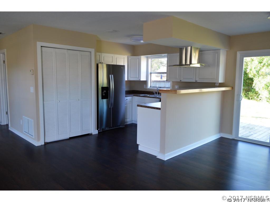 2714 Yule Tree Dr., Edgewater, FL 32141