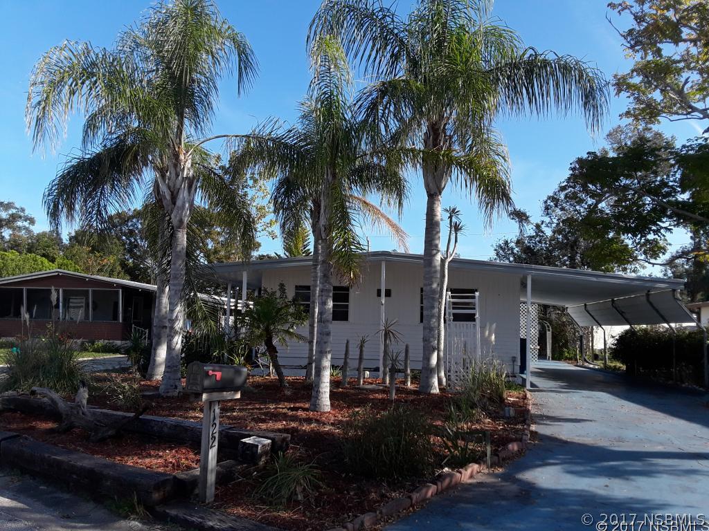 122 Pine St., Edgewater, FL 32141