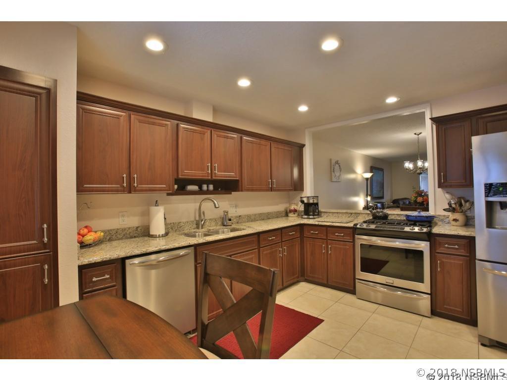 135 Lake Fairgreen Cir., New Smyrna Beach, FL 32168