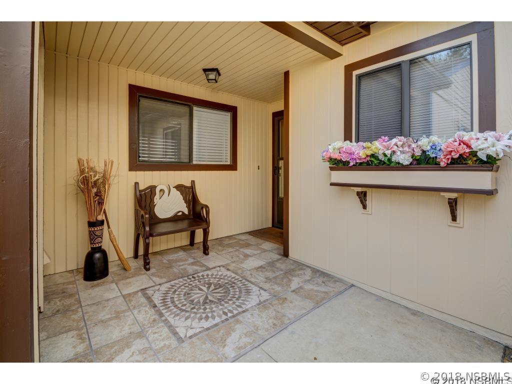 373 Castlewood Ln., New Smyrna Beach, FL 32168