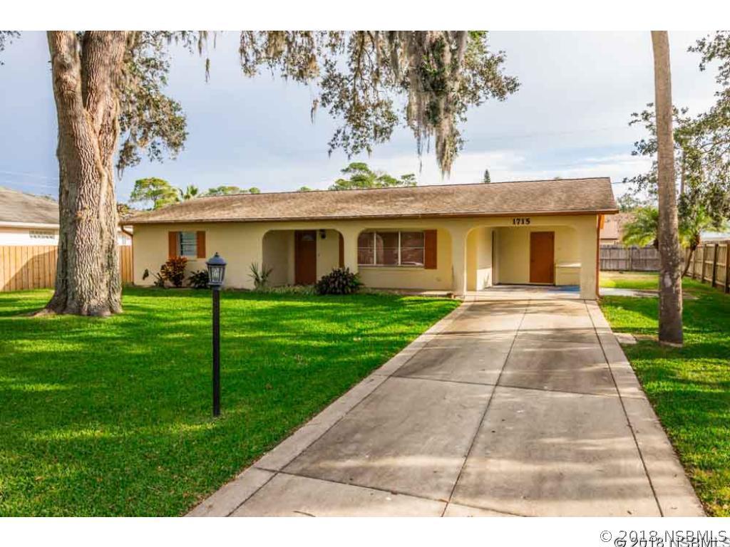 1715 Travelers Palm Dr., Edgewater, FL 32132