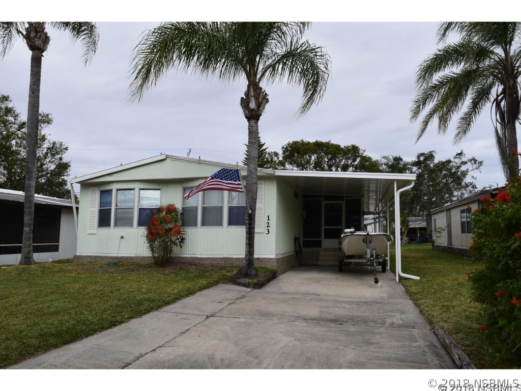 123 Ash St., Edgewater, FL 32141