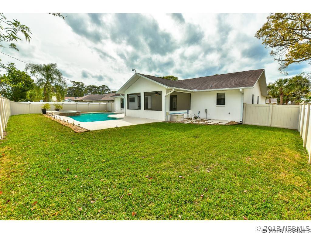 2911 Royal Palm Dr., Edgewater, FL 32141