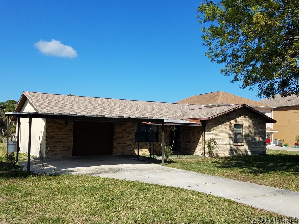 196 Randle Ave., Oak Hill, FL 32759