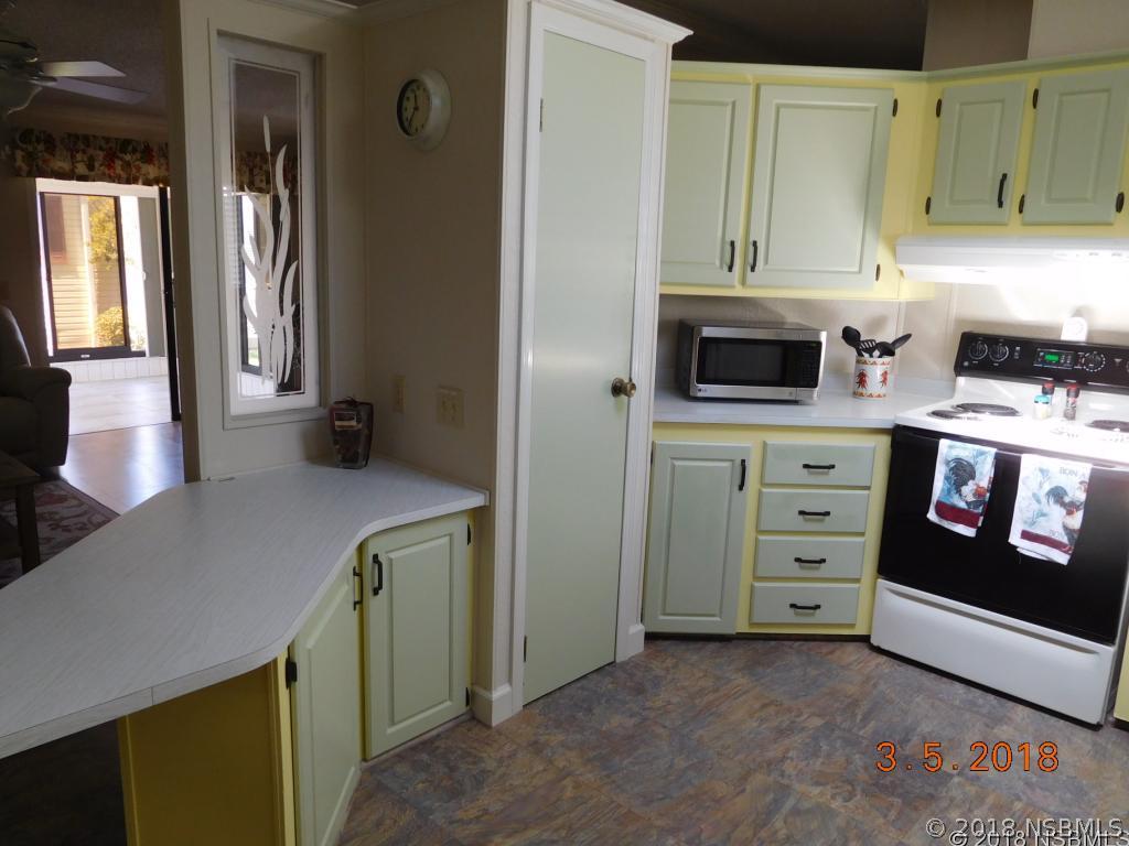 610 Charter Ln., Edgewater, FL 32141