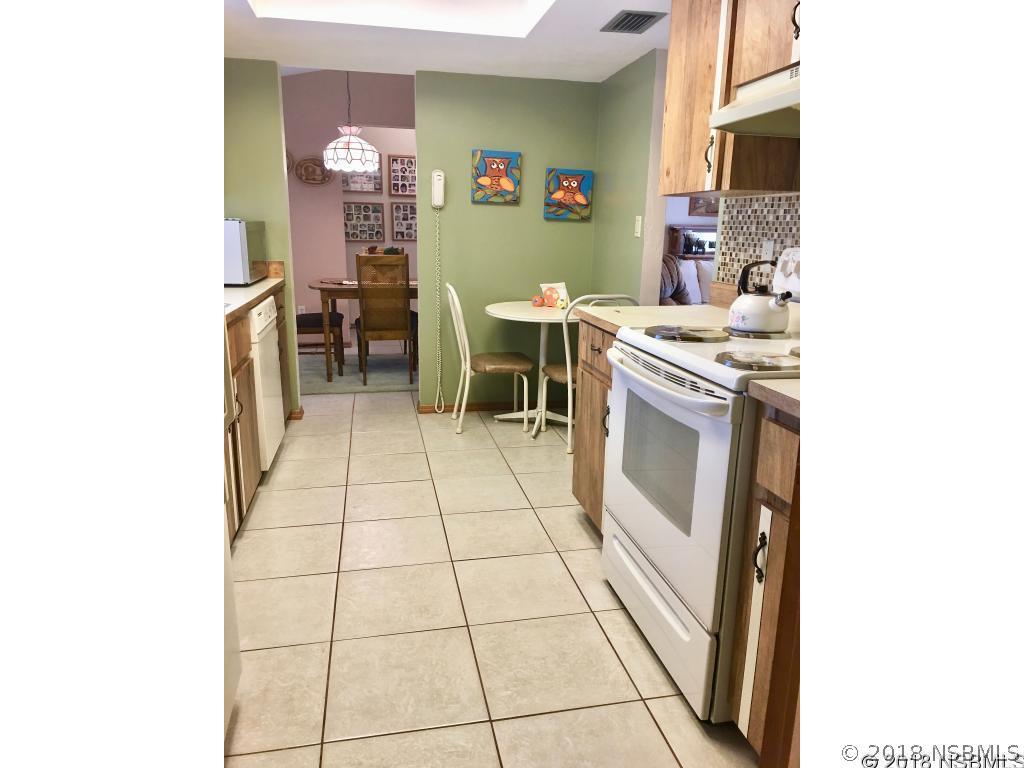 211 Wildwood Dr., Edgewater, FL 32132