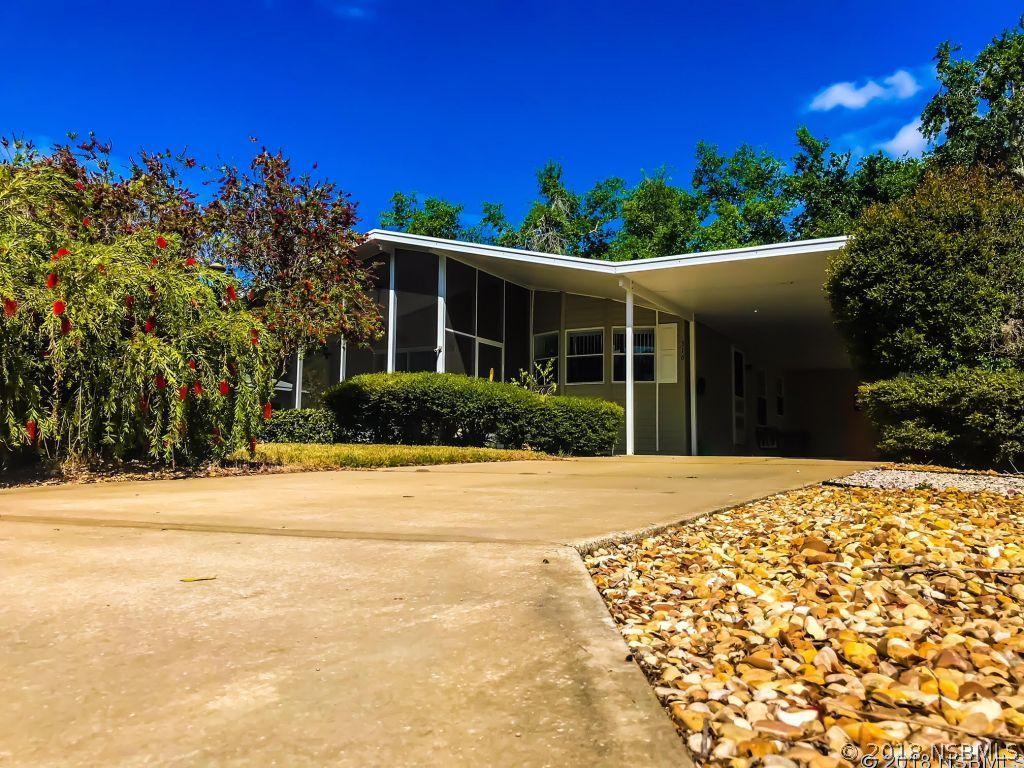 316 Water Landing Dr., Oak Hill, FL 32759