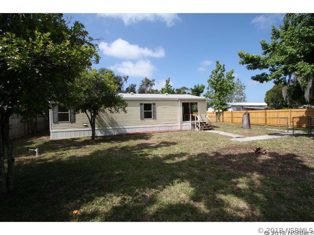 152 South St, Oak Hill, FL 32759