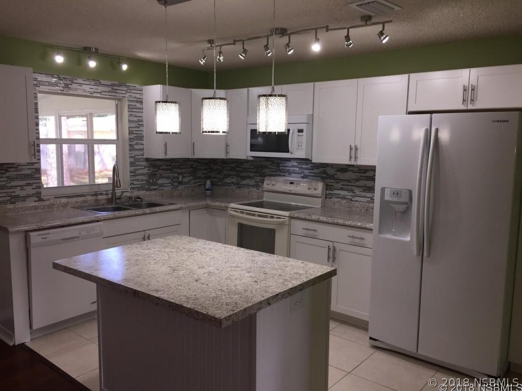 1913 Sabal Palm Dr., Edgewater, FL 32141