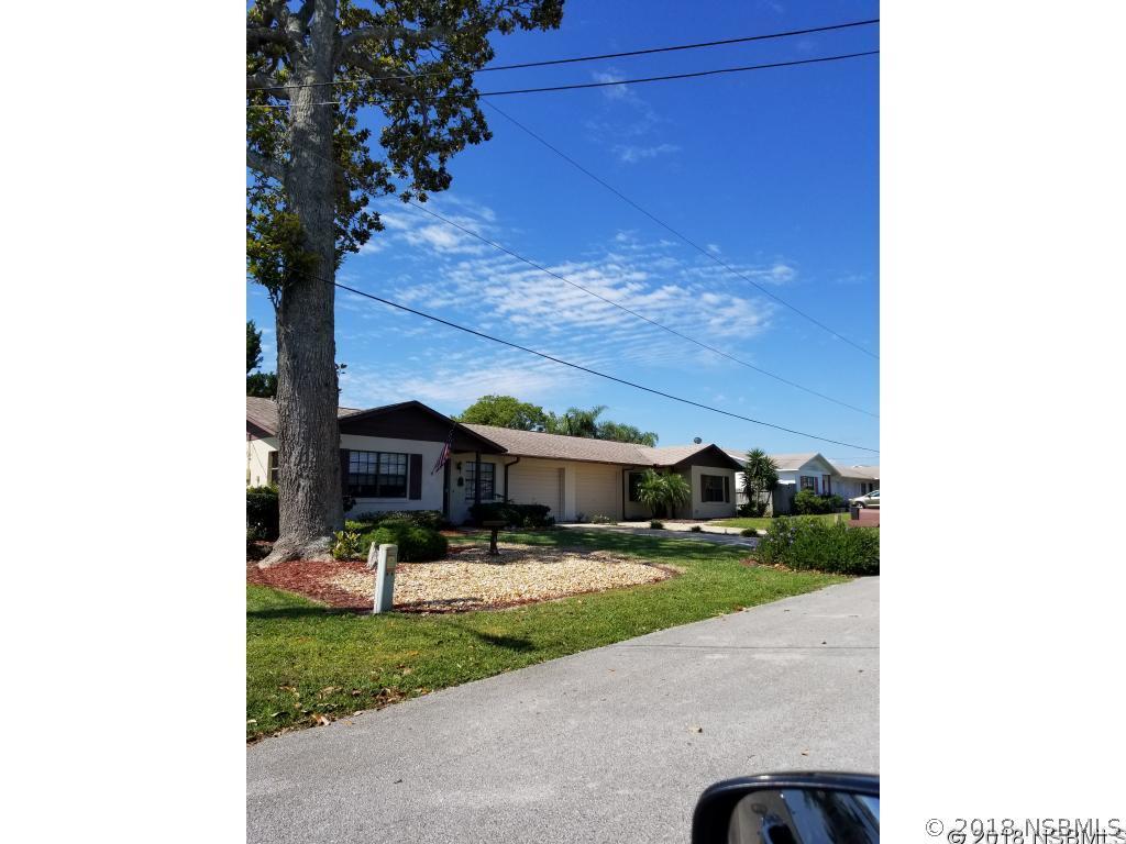 12 Blue Heron Dr., Edgewater, FL 32141