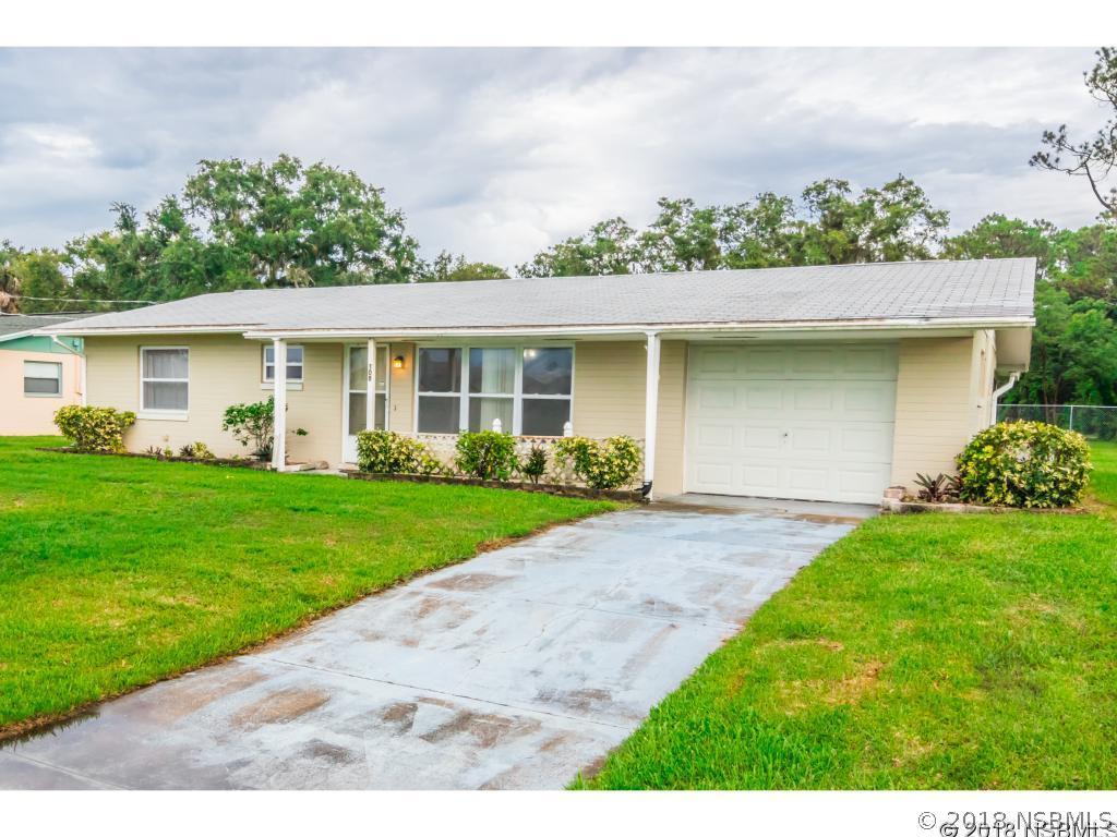 108 Palm Breeze Dr., Edgewater, FL 32141