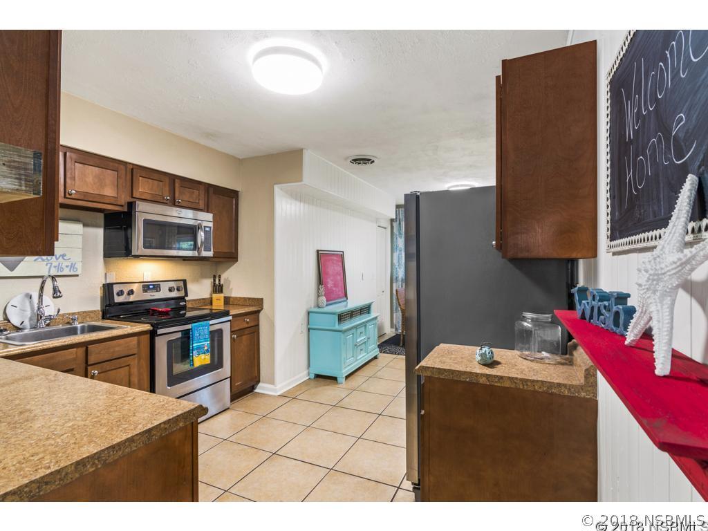 1402 Palmetto St., New Smyrna Beach, FL 32168