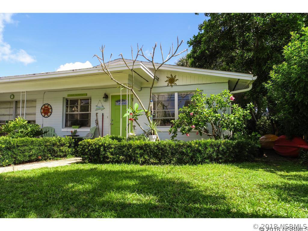 220 Due East St, New Smyrna Beach, FL 32169
