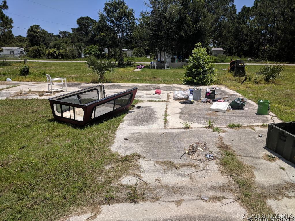 148 West Loop, Oak Hill, FL 32759