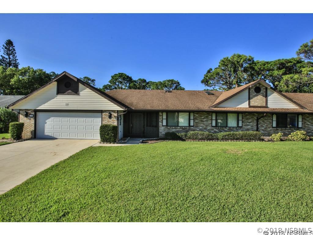 15 Lake Fairgreen Cir., New Smyrna Beach, FL 32168