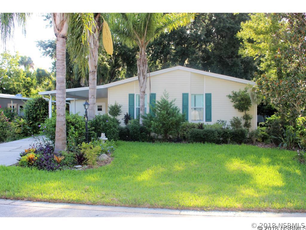 451 Sioux Blvd., Oak Hill, FL 32759