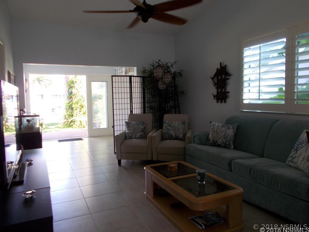 163 Breezeway Ct., New Smyrna Beach, FL 32169
