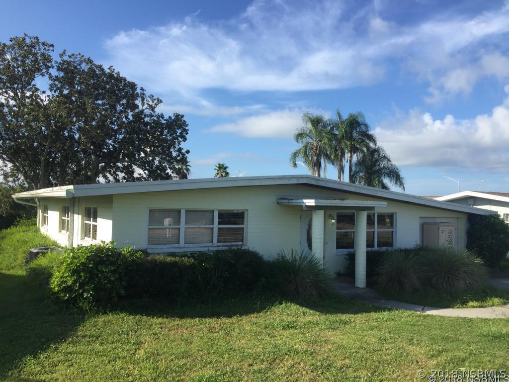 37 Richmond Dr., New Smyrna Beach, FL 32169