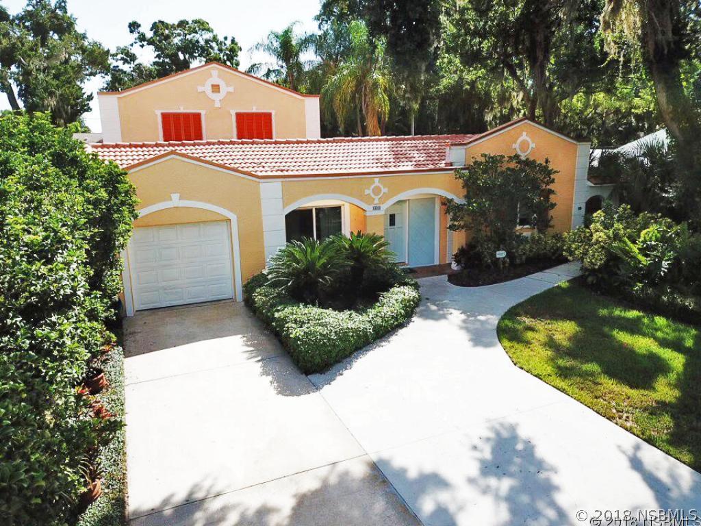 1413 Live Oak St., New Smyrna Beach, FL 32168