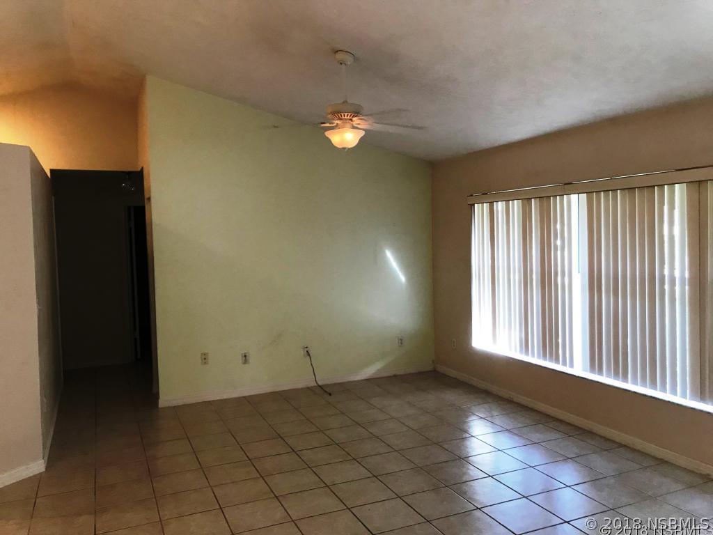 332 Pine Breeze Dr., Edgewater, FL 32141