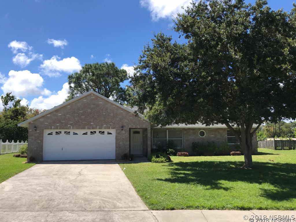 332 Pine Breeze Dr., Edgewater, FL 32141