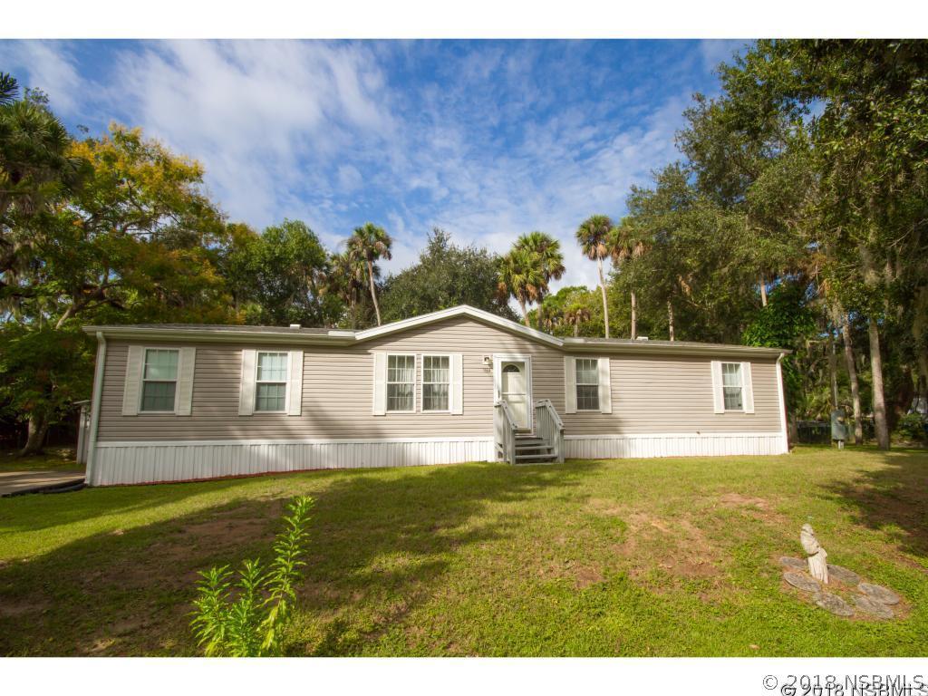 1664 Elizabeth St., New Smyrna Beach, FL 32168