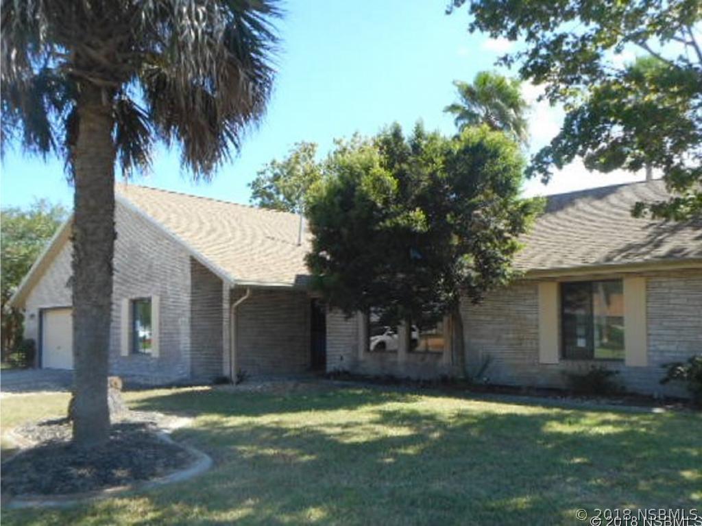 242 Meadow Lake Dr., Edgewater, FL 32141