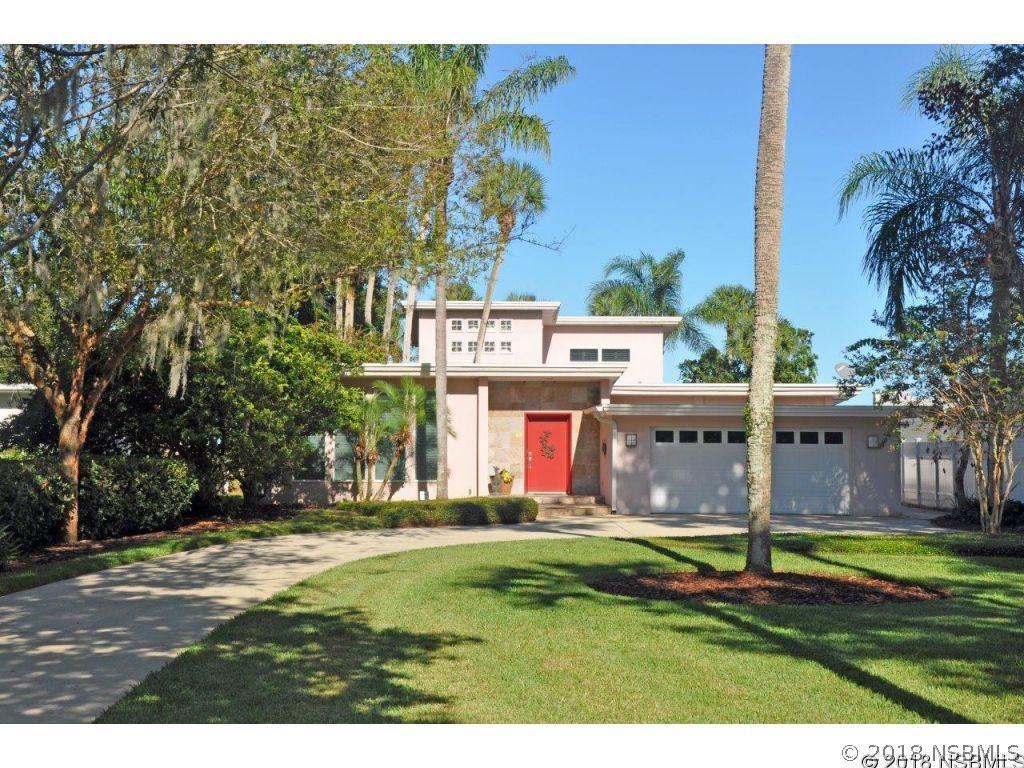 705 Faulkner St., New Smyrna Beach, FL 32168