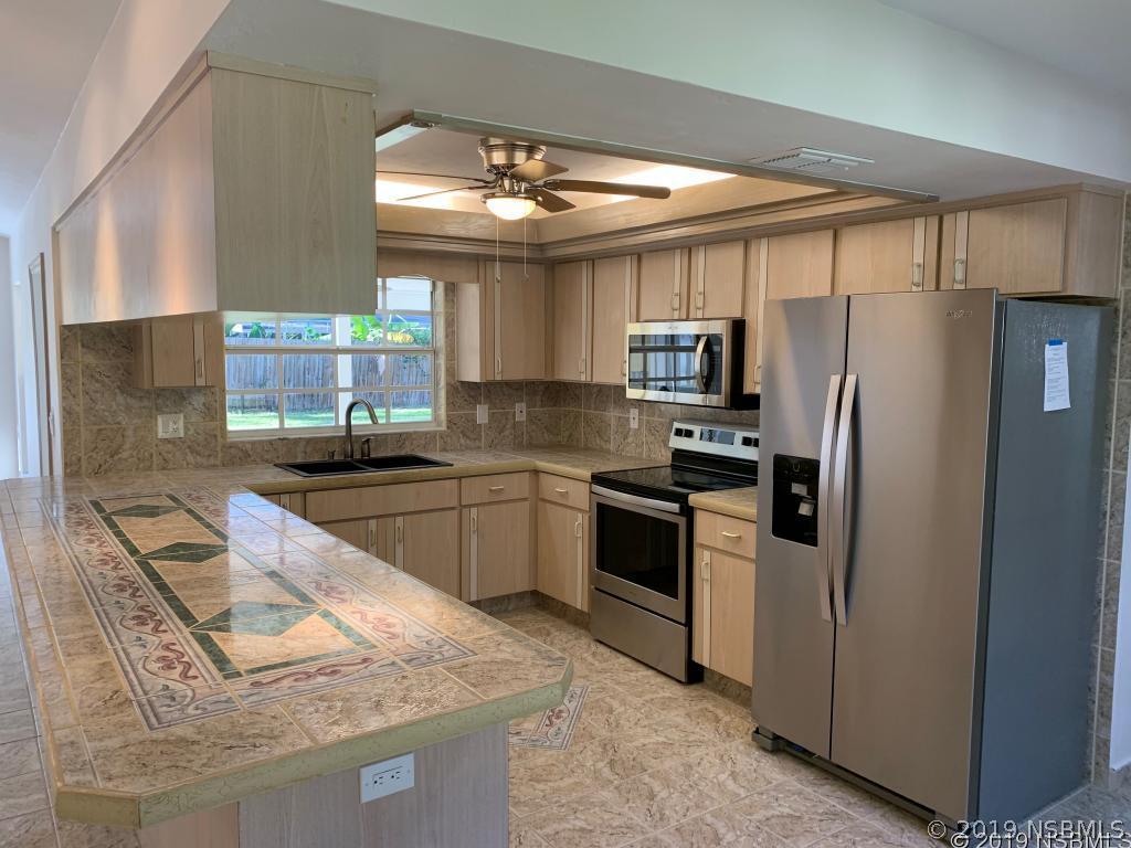 3016 Unity Tree Dr., Edgewater, FL 32141