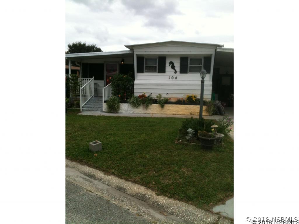 104 Pine St., Edgewater, FL 32141