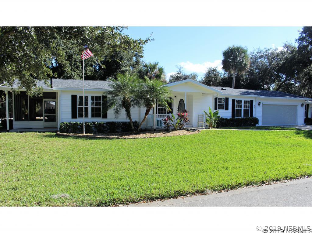 407 Sioux Blvd., Oak Hill, FL 32759