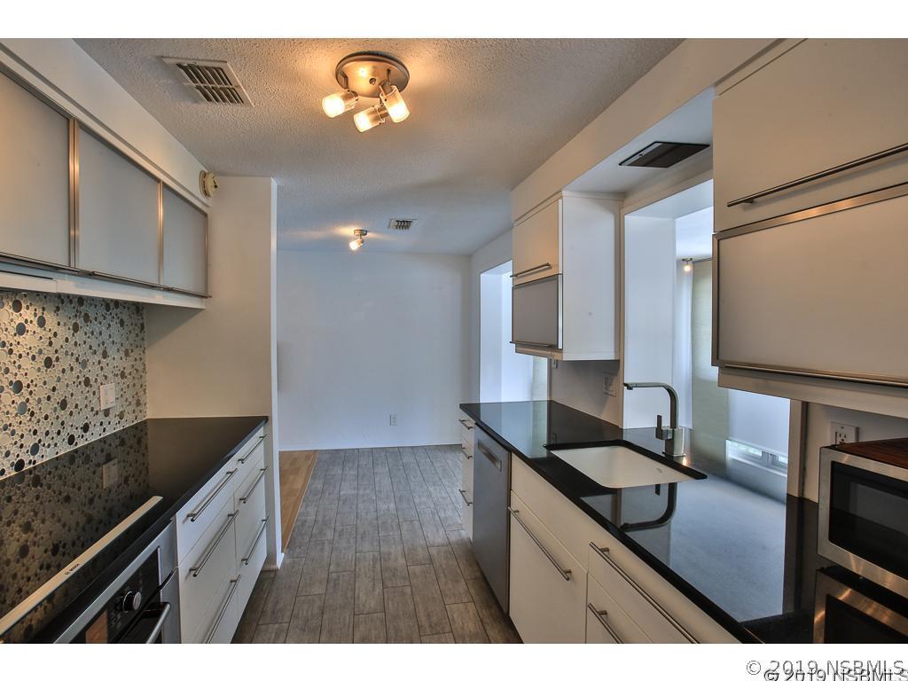 815 E 17th Ave., New Smyrna Beach, FL 32169