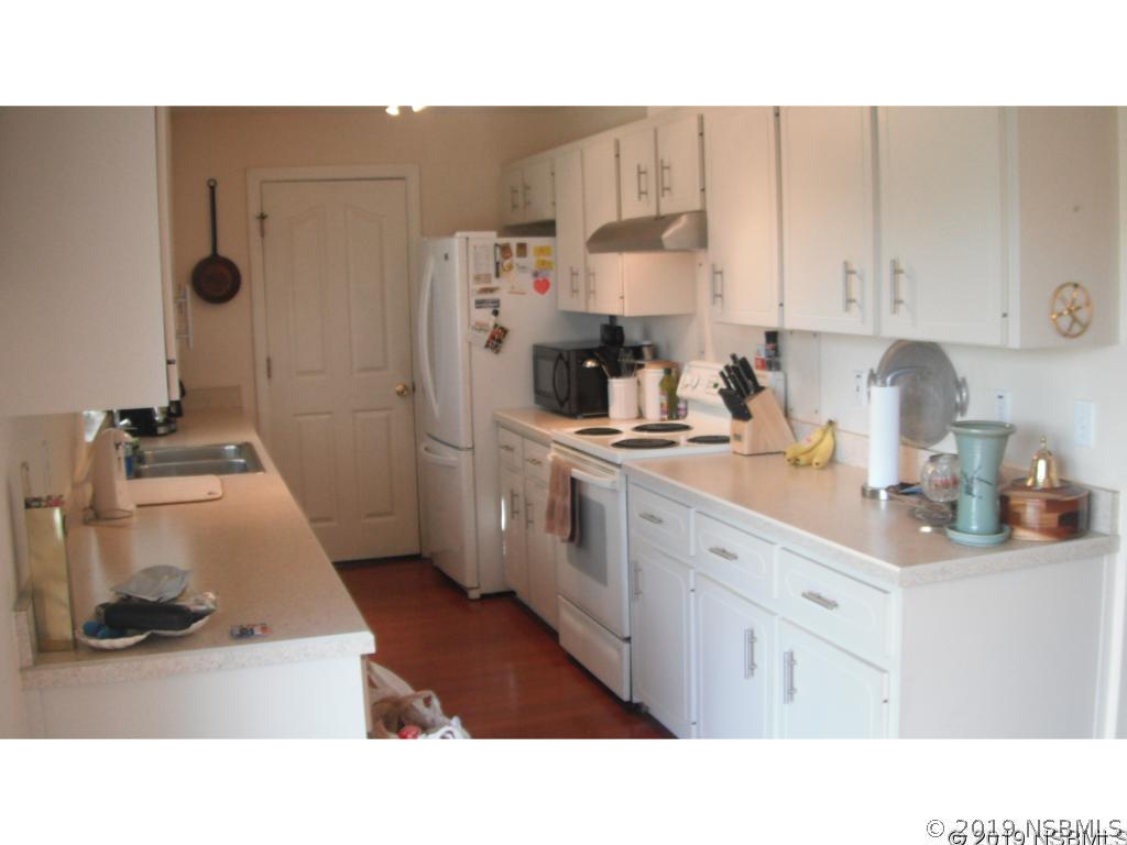 2752 Fern Palm Dr., Edgewater, FL 32141