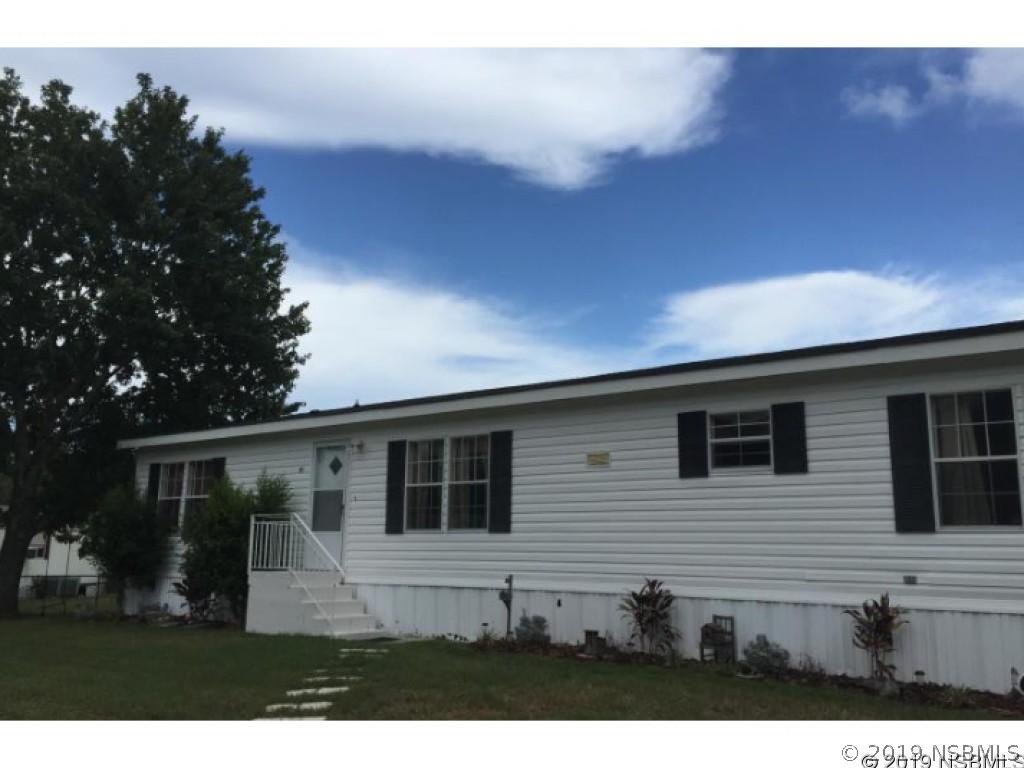 171 Mae St., Oak Hill, FL 32759