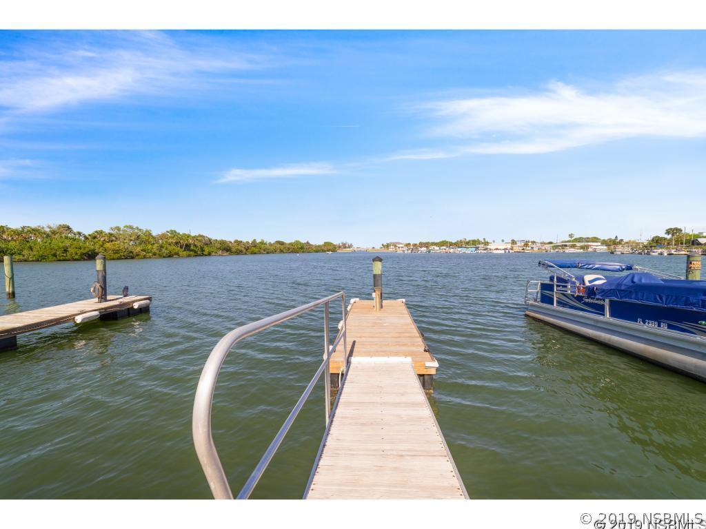 104 Lagoon Ct., New Smyrna Beach, FL 32169