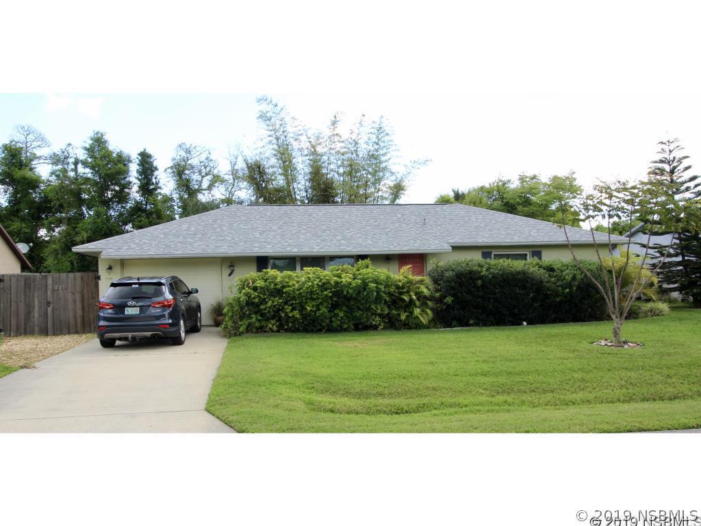 227 Wildwood Dr., Edgewater, FL 32132