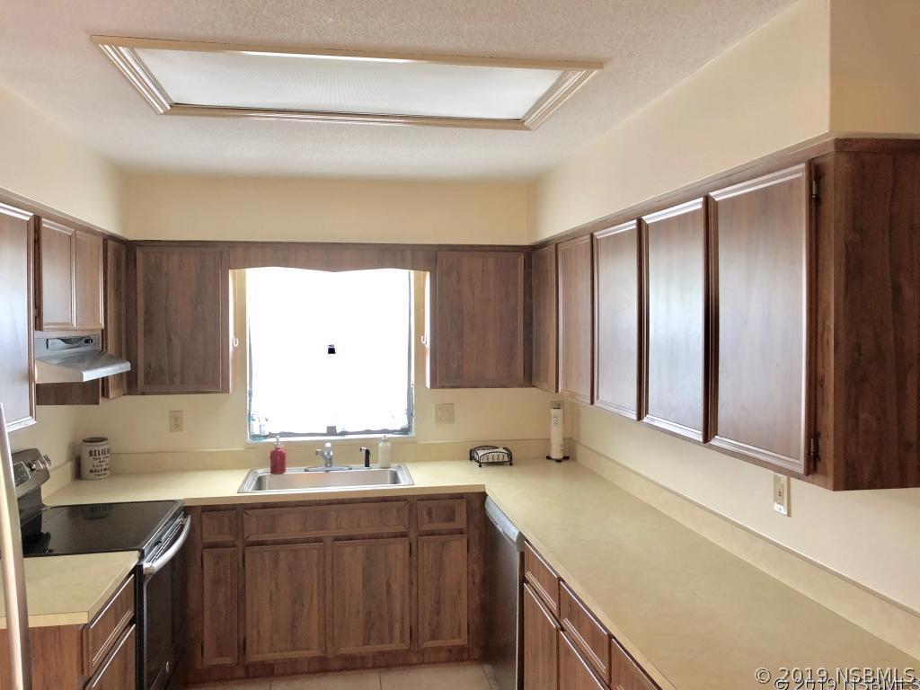 324 Shangri Lane Cir., Edgewater, FL 32132