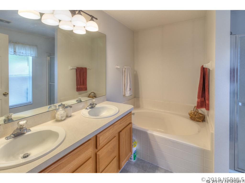 2718 Tamarind Dr., Edgewater, FL 32141
