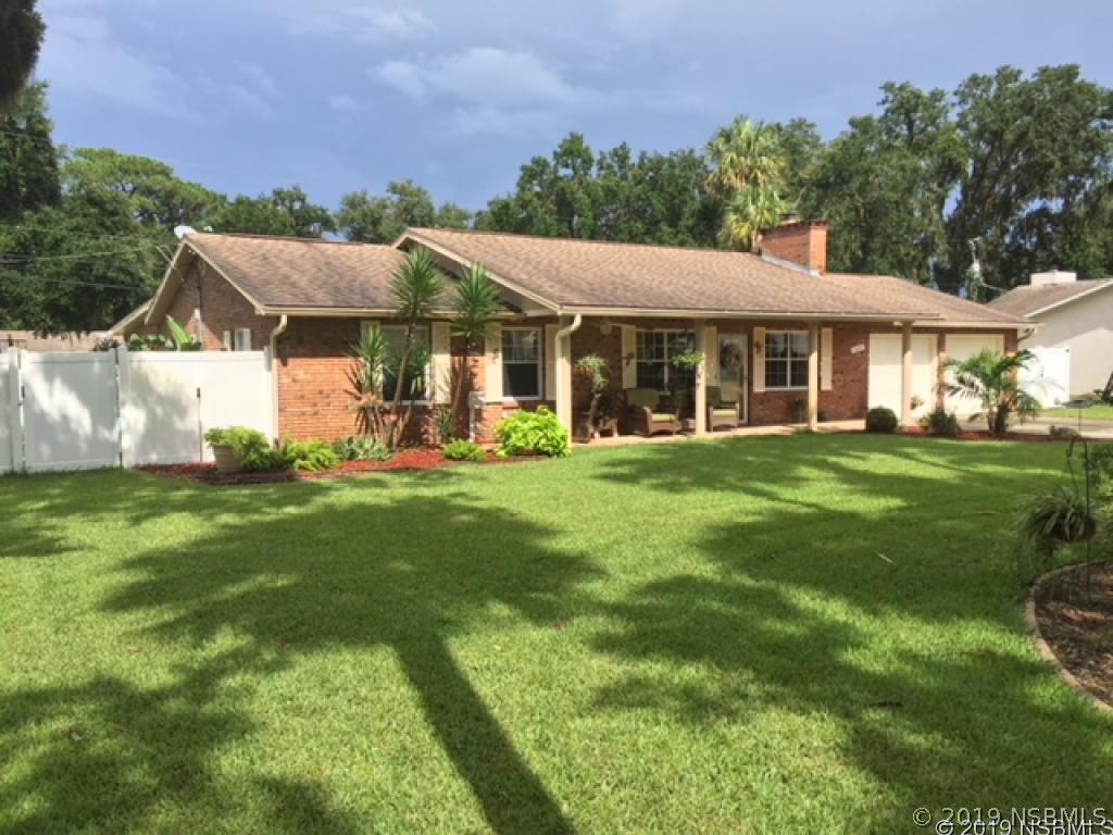 1403 Queen Palm Dr., Edgewater, FL 32132