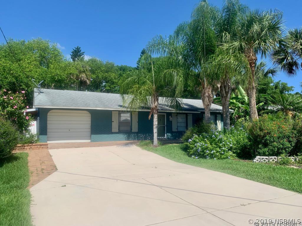 836 Evergreen St., New Smyrna Beach, FL 32169