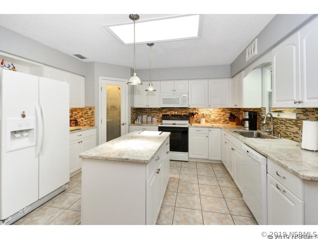 1330 Queen Palm Dr., Edgewater, FL 32132