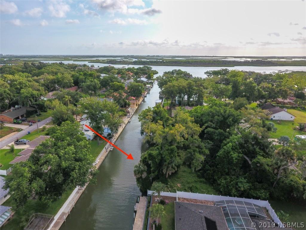 163 Hibiscus Rd., Edgewater, FL 32141