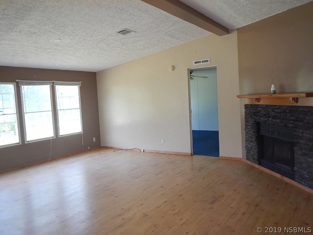 150 Barberry Dr., Oak Hill, FL 32759