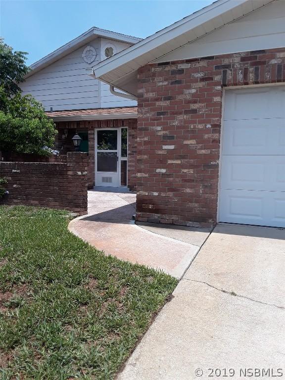 213 Shangri Lane Cir., Edgewater, FL 32132