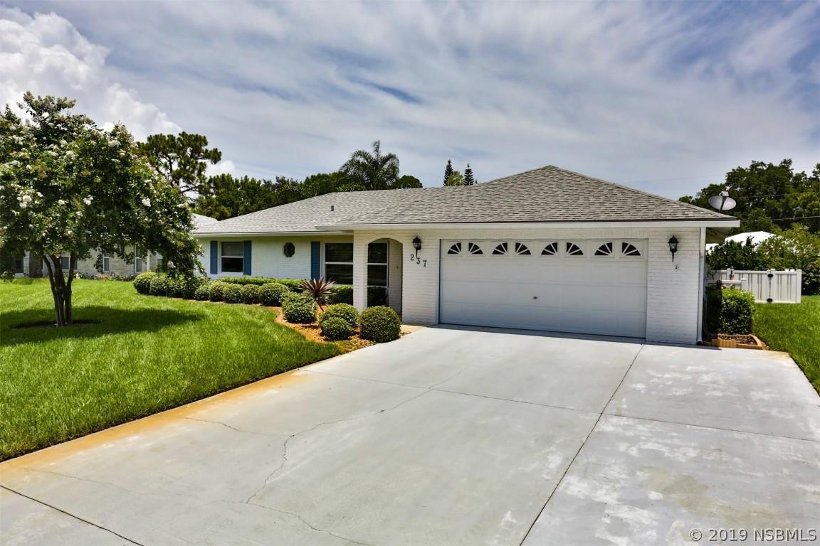 237 Meadow Lake Dr., Edgewater, FL 32141