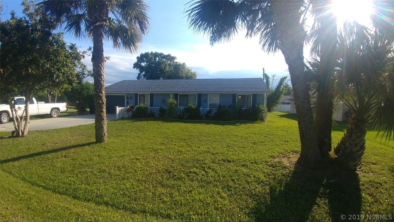 1724 Umbrella Tree Dr., Edgewater, FL 32132