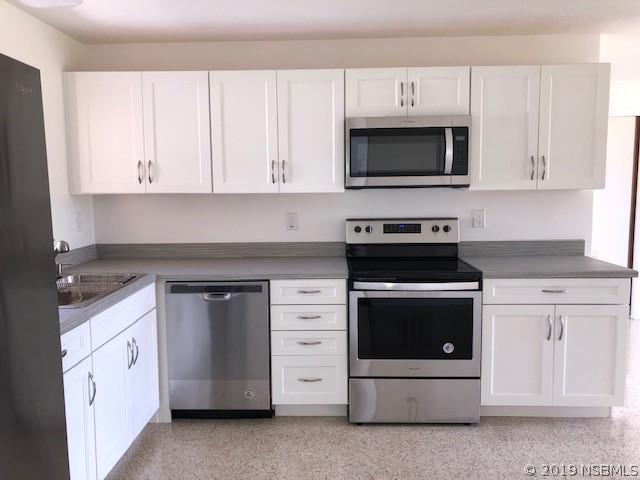 2401 Queen Palm Dr., Edgewater, FL 32141
