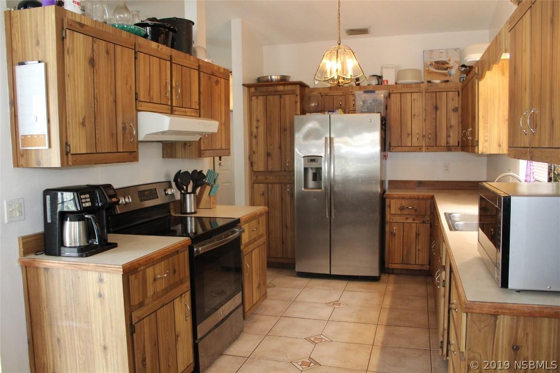2424 Royal Palm Dr., Edgewater, FL 32141